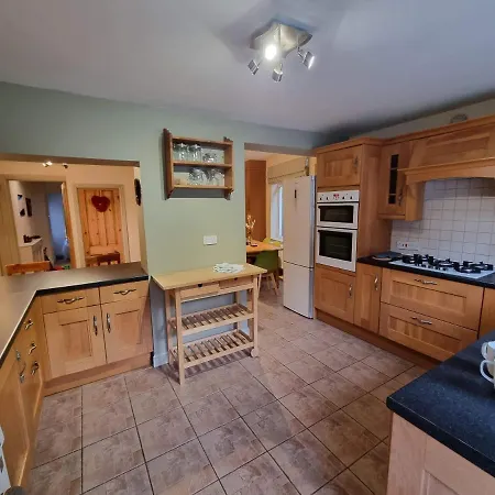 Holiday home Kingsfield House By Cliftonvalley Bristol