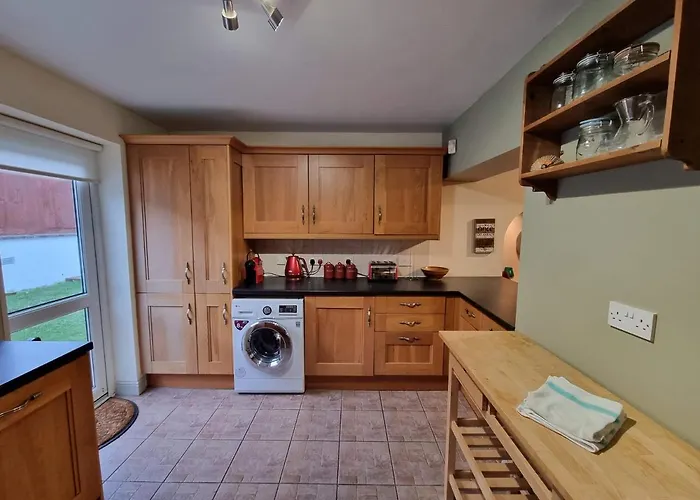 Kingsfield House By Cliftonvalley Holiday home *