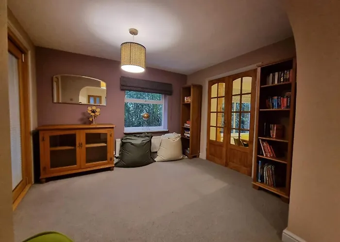 Kingsfield House By Cliftonvalley