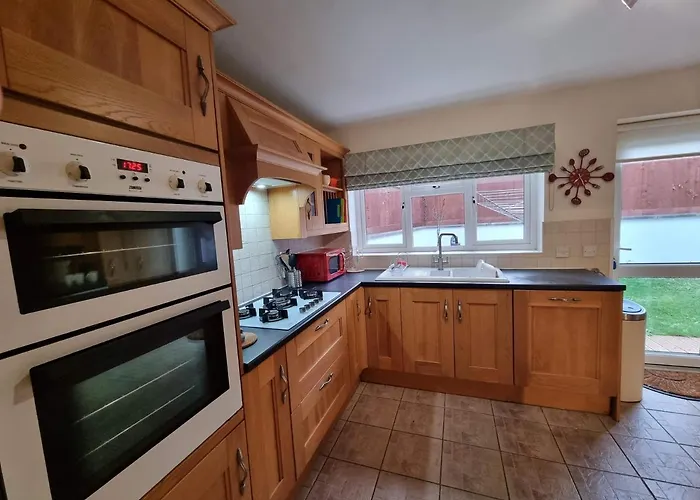 Holiday home Kingsfield House By Cliftonvalley