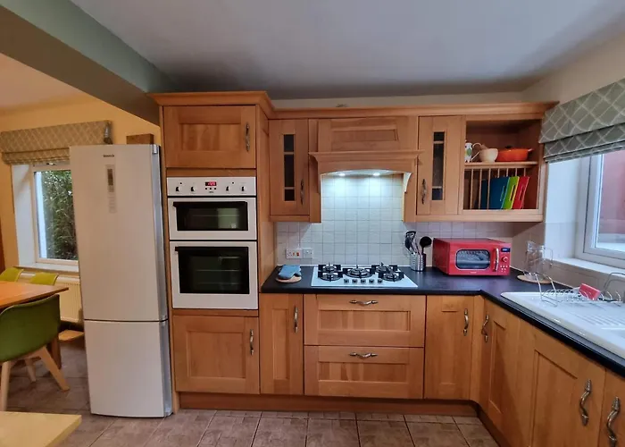 Kingsfield House By Cliftonvalley *