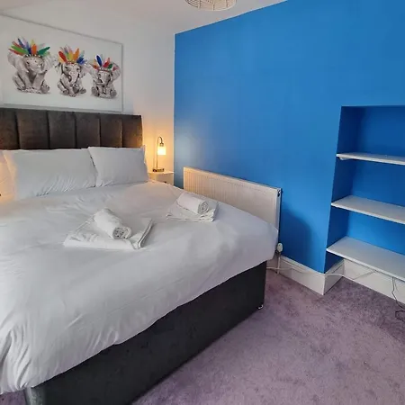 Будинок відпочинку Kingsfield House By Cliftonvalley